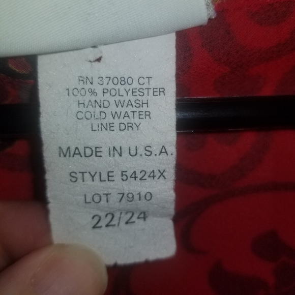 Studio C 22/24 Red Asymmetric Top - Picture 6 of 8